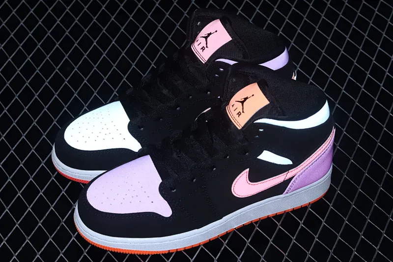 All categories Air Jordan Jordan series basketball shoes Air Jordan 1 Mid G version pure original Air Jordan 1 Mid AJ1 Joe 1 Candy Yuanyang 3M reflective color matching mid-top basketball shoes 554725-083